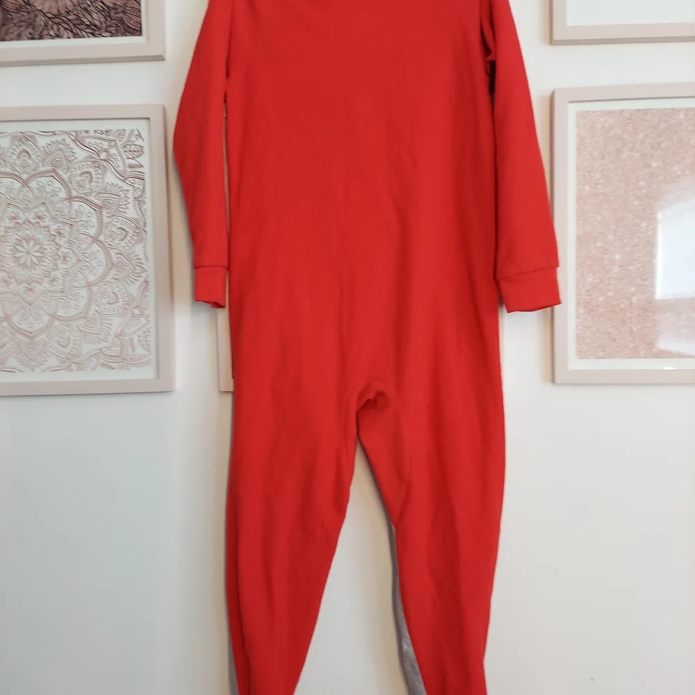 🎁 10/$25=Minnie Mouse Sleeper, size 6 / 6x, red and gray